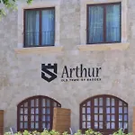 Отель Arthur In Old Town