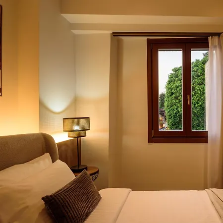 Arthur In Old Town