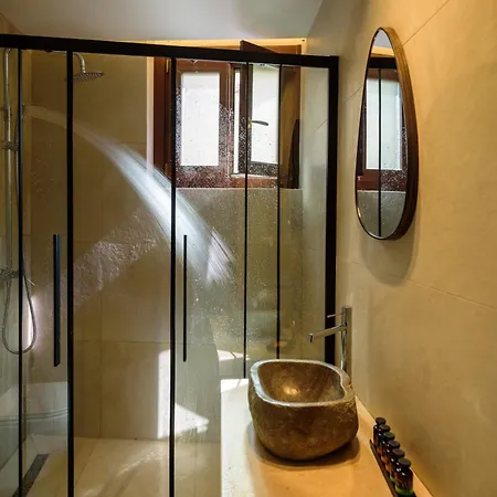 Arthur In Old Town *