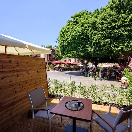 Arthur In Old Town *