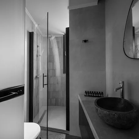 Arthur In Old Town * Rhodes City