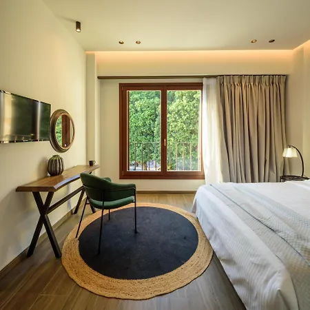 Arthur In Old Town Hotel