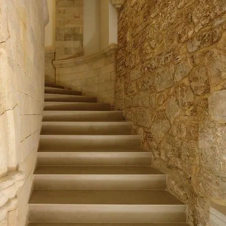 Arthur In Old Town Hotel *