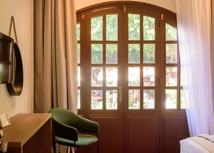 Arthur In Old Town Hotel