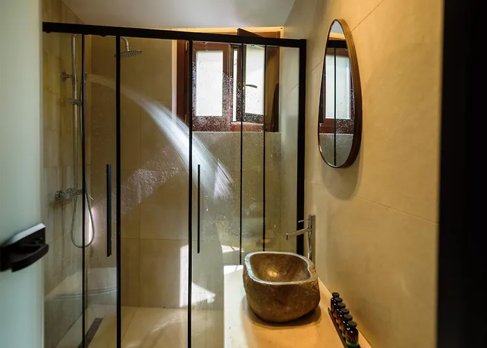 Arthur In Old Town *