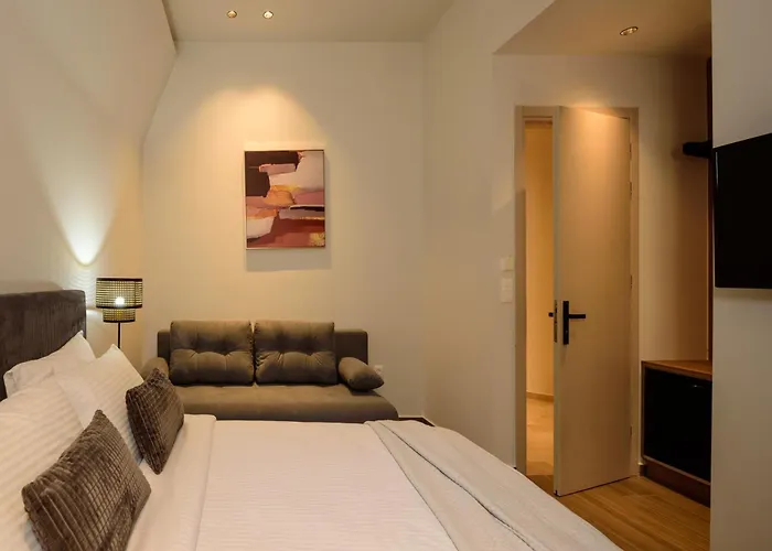 Arthur In Old Town Hotel