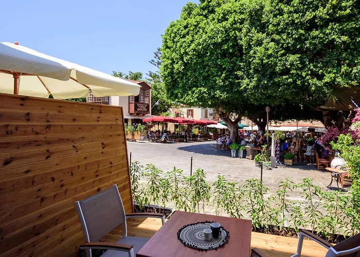 Arthur In Old Town *