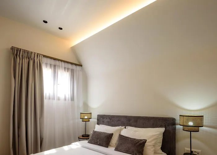 Arthur In Old Town Hotel *