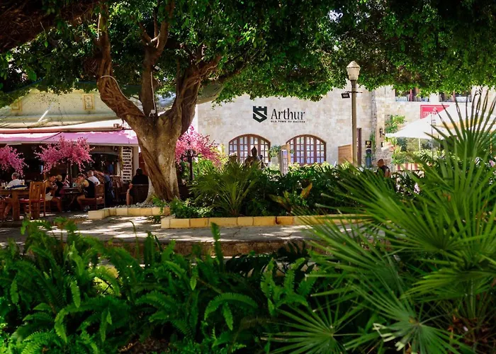 Arthur In Old Town * Rhodes City